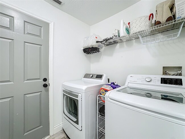 Building Photo - 13841 Chihuly Ct