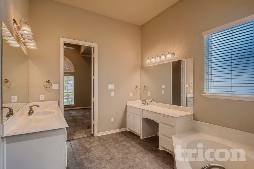 Building Photo - 1529 Rusticwood Dr