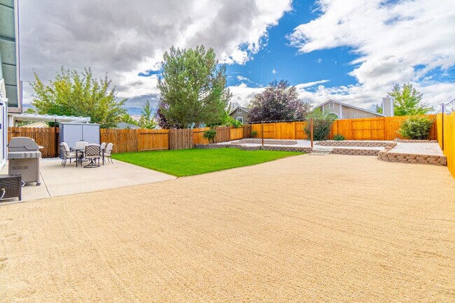 Building Photo - 1059 Chesterfield Ct