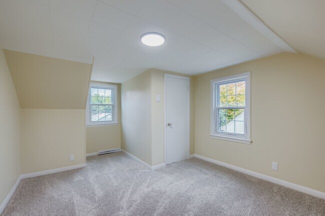 Building Photo - 14827 Kenneth Ave