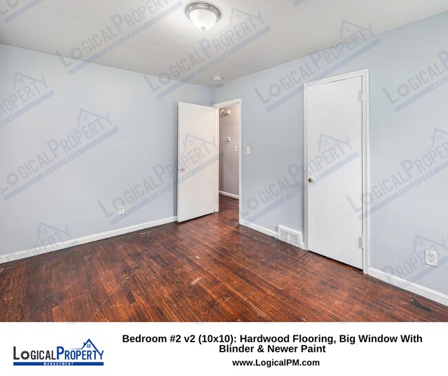 Building Photo - 3 Bed/ 1Bath Bungalow w/ Basement, Fenced ...