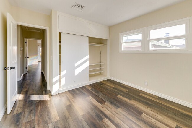 Building Photo - Beautifully Remodeled 4 Bed / 2 Bath Home in Prime Inglewood — Detached Garage + Spacious Yard