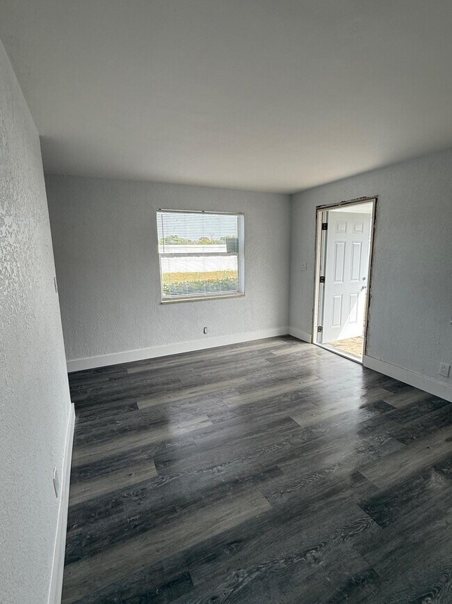 Building Photo - Charming 1-Bedroom Gem in Fort Lauderdale