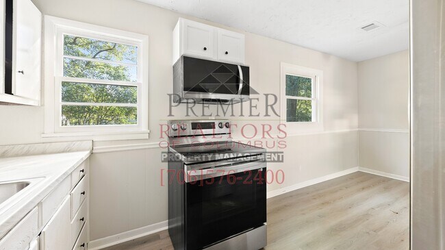 Building Photo - 330 Mays Ave