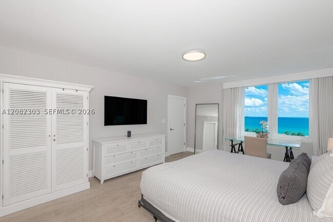 Building Photo - 2301 Collins Ave