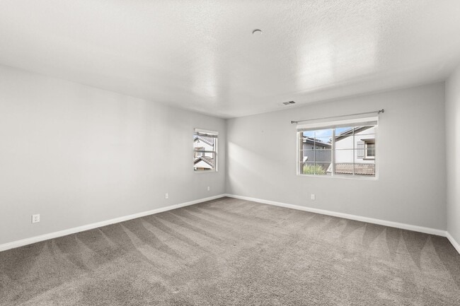 Building Photo - Beautiful Condo