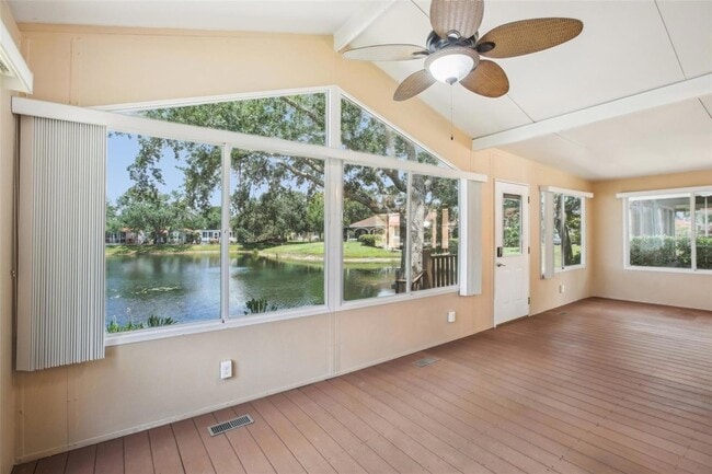 Building Photo - 6621 La Mesa Rd