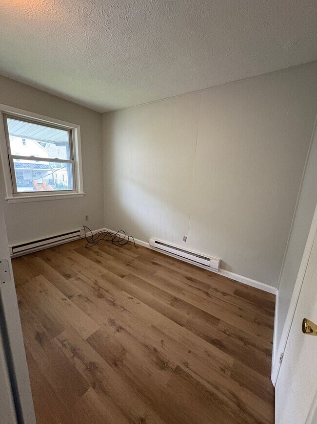 Building Photo - 267 Brodhead Ave