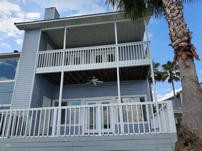 Building Photo - 10 Key Harbour