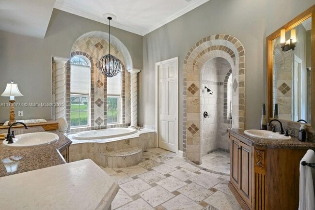 Building Photo - 2357 Alaqua Dr