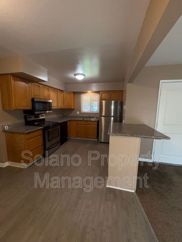 Building Photo - 1992 Oxford Dr