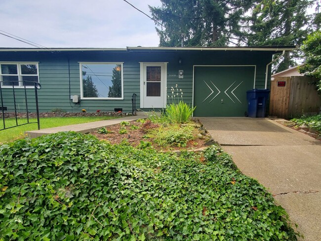 Building Photo - Welcome to Your Lynnwood Retreat!