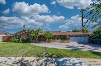 Building Photo - 814 Kellogg Ave