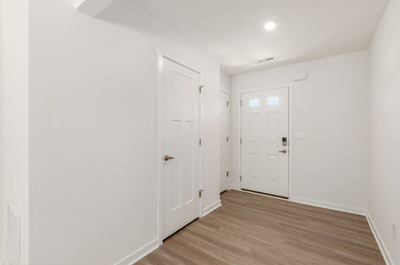 Building Photo - 2808 Horsham Dr