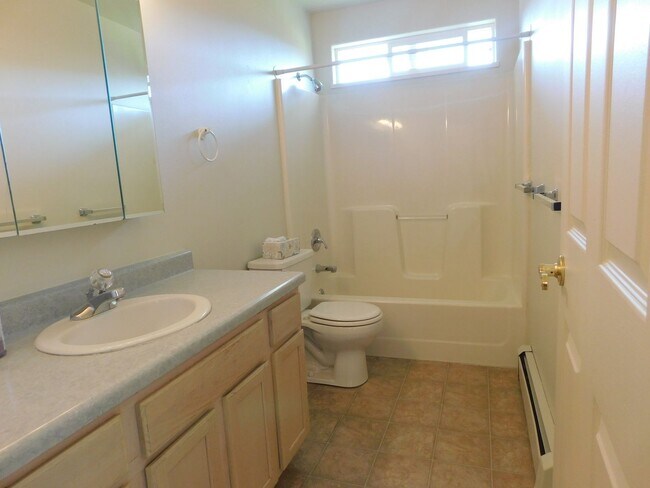 Building Photo - Recent Remodel