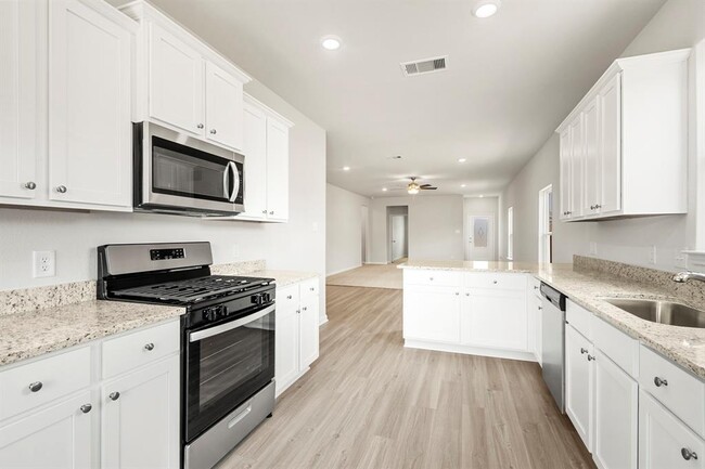 Building Photo - 15846 Berry Hl Dr