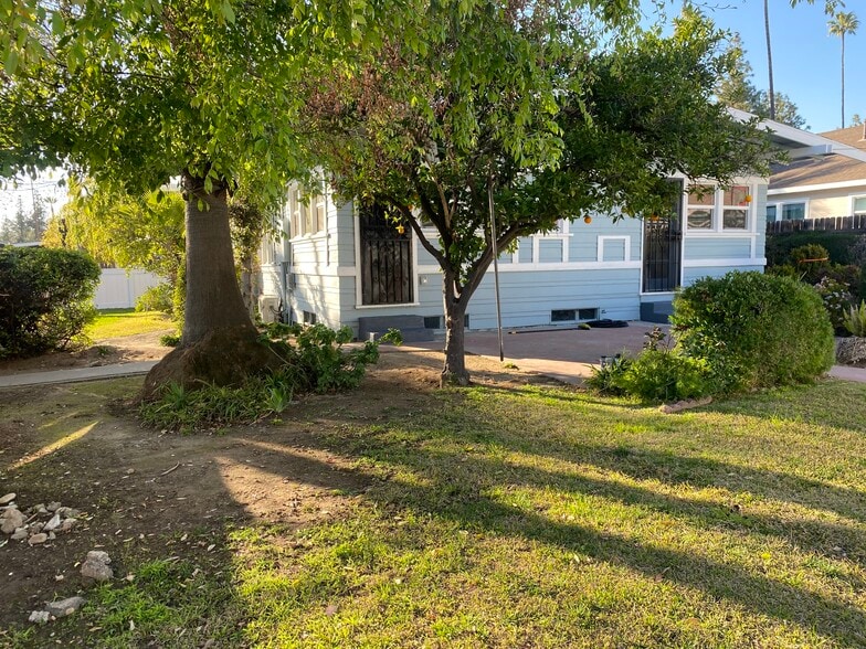 Building Photo - 1826 Lincoln Ave