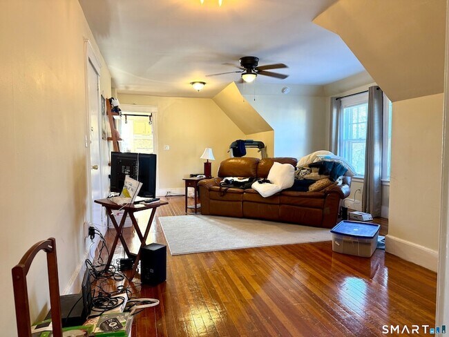 Building Photo - 804 Edgewood Ave