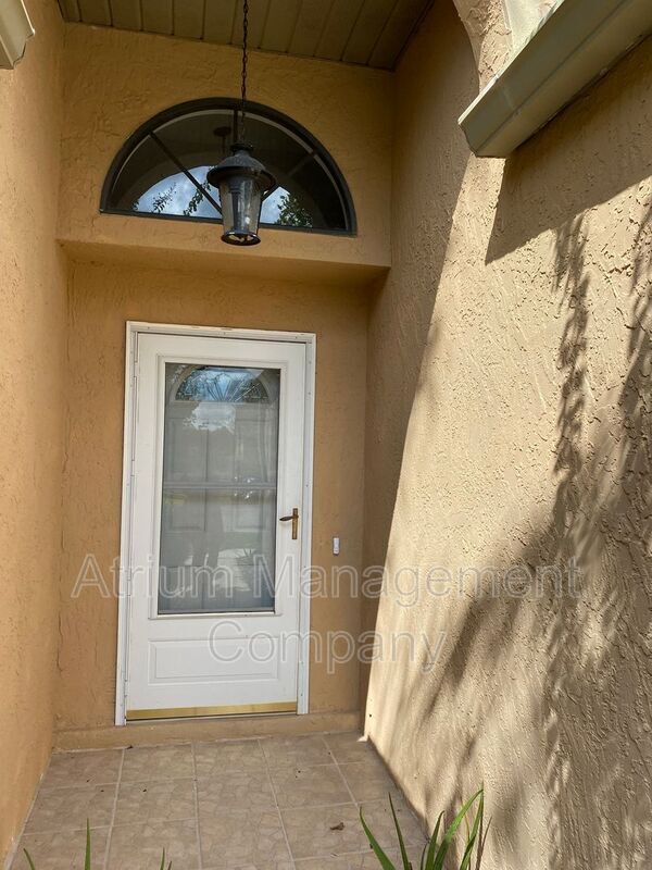 Building Photo - 277 Lakebreeze Cir