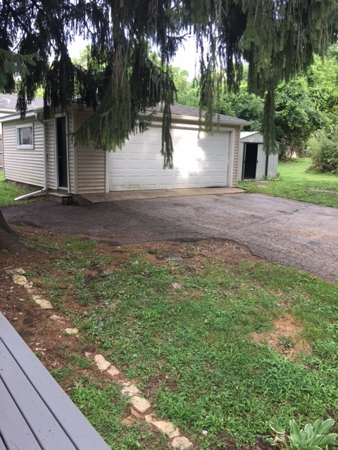 Building Photo - 3 bdrm/1 bath cottage-style home