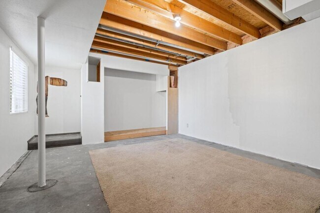 Building Photo - 389 Blackstone Cir