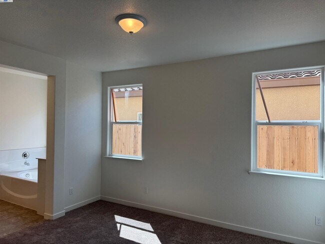 Building Photo - 4671 Irma Dr
