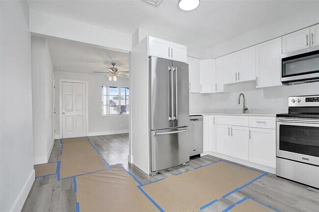 Building Photo - 9456 SW 51st St