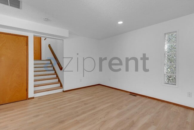 Building Photo - 264 Cervantes Cir