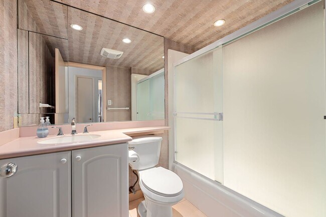 Building Photo - Single Family Home with views of Pearl Har...