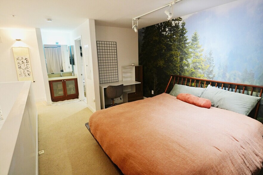 Building Photo - 670 5th St