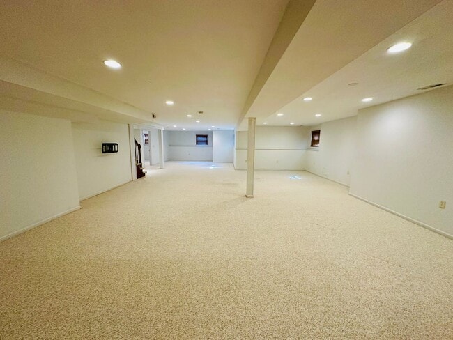 Building Photo - {13040} Spacious Cherry Creek Home + First...