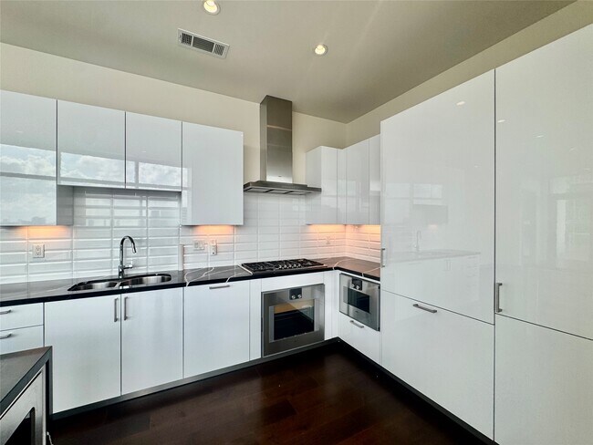 Building Photo - 4521 San Felipe St