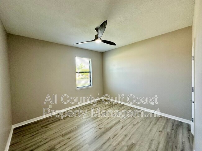 Building Photo - 10704 56th St E