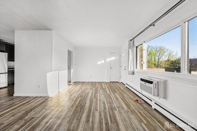 Building Photo - 128 Cricket Ln