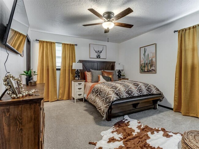 Building Photo - 2140 SE 44th St