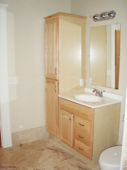 Building Photo - 302 W 40th St