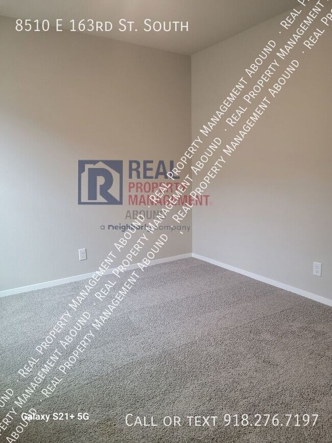 Building Photo - 8510 E 163rd St S