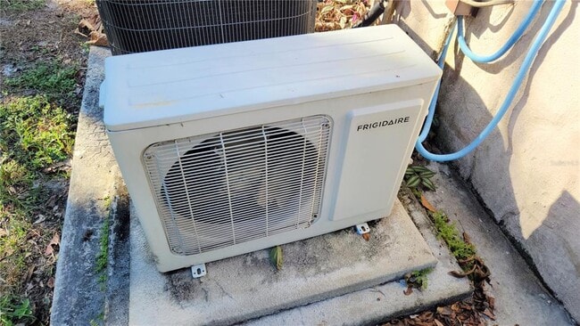 Building Photo - 6321 Runnel Dr