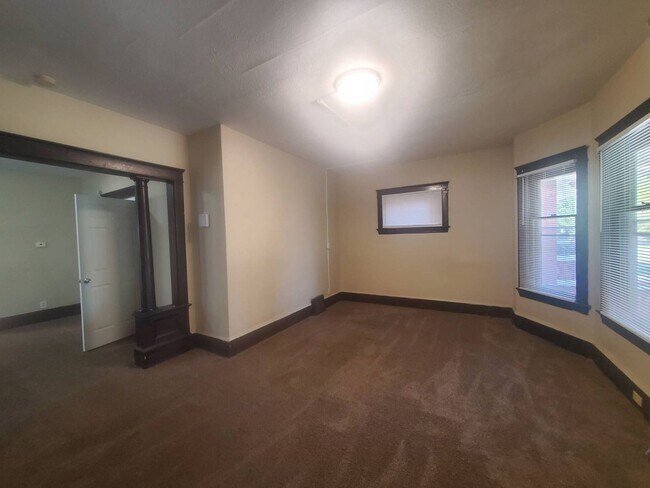 Building Photo - 4219 Daisy Ave