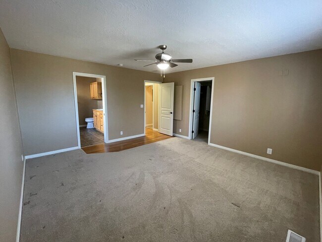 Building Photo - Beautiful 2 bed 2 bath home in the Woodbri...