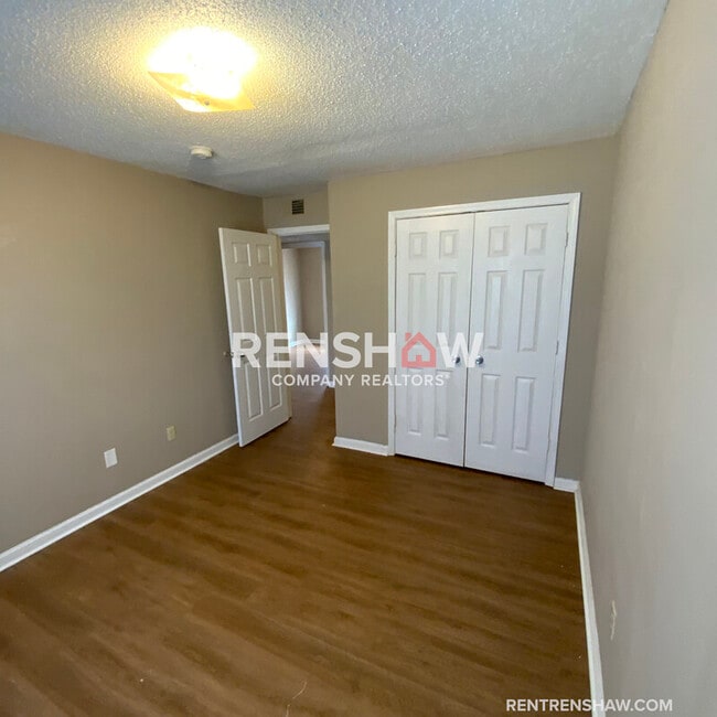 Building Photo - 1401 Meeks St