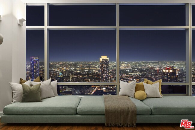 Building Photo - 900 W Olympic Blvd