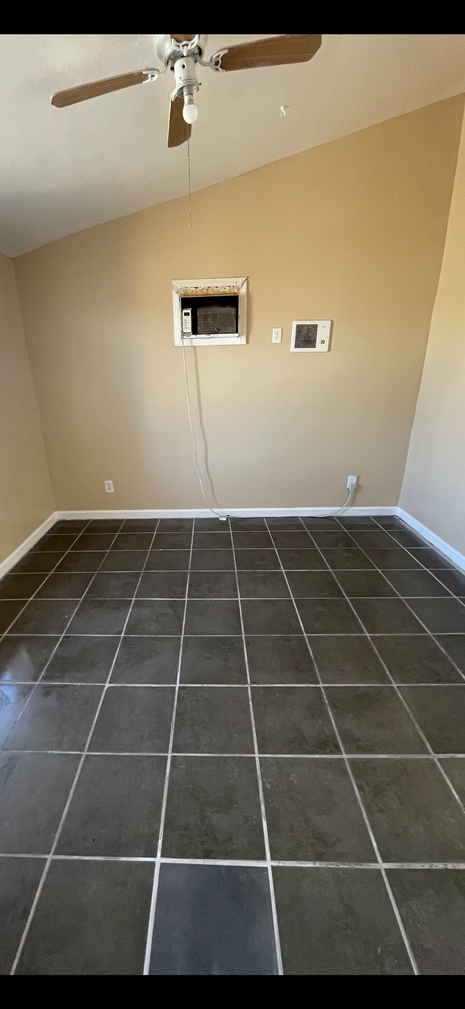 Building Photo - 1124 Laurel Ave