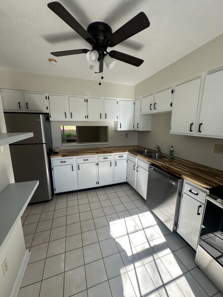 Building Photo - 763 Spring Meadows Dr