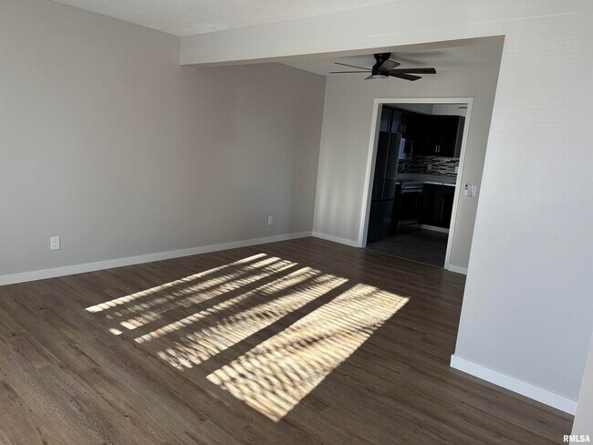 Building Photo - 3326 Jennings Dr