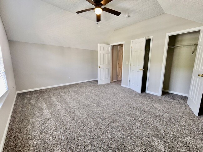 Building Photo - Adorable, well taken care of three bedroom...