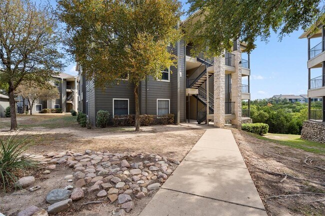 Building Photo - 2320 Gracy Farms Ln