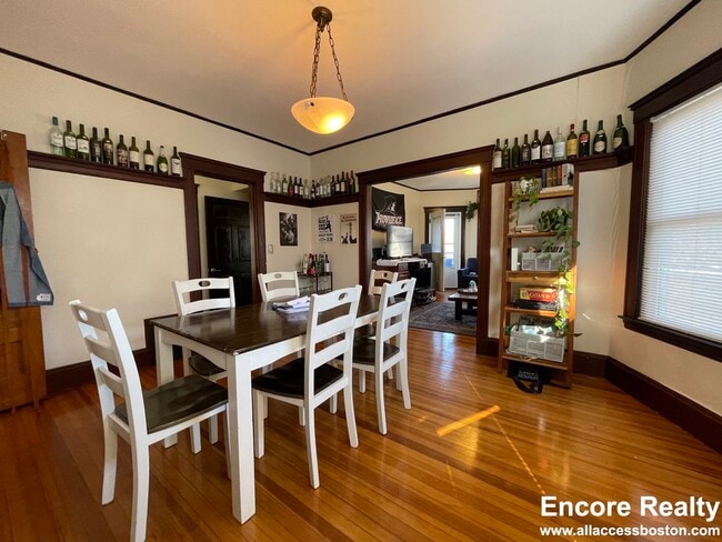 Building Photo - 56 Hobson St