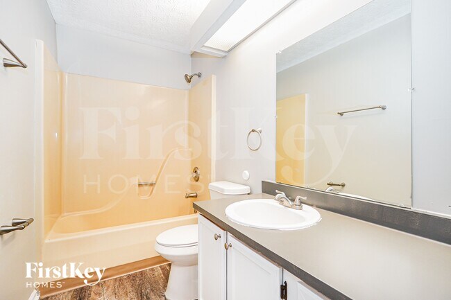 Building Photo - 1408 Ginseng Dr