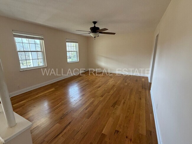 Building Photo - APPLICATION PENDING!!  DO NOT APPLY!!  3 BEDROOM/ 2.5 BATHROOM SOUTH KNOXVILLE HOME!!!